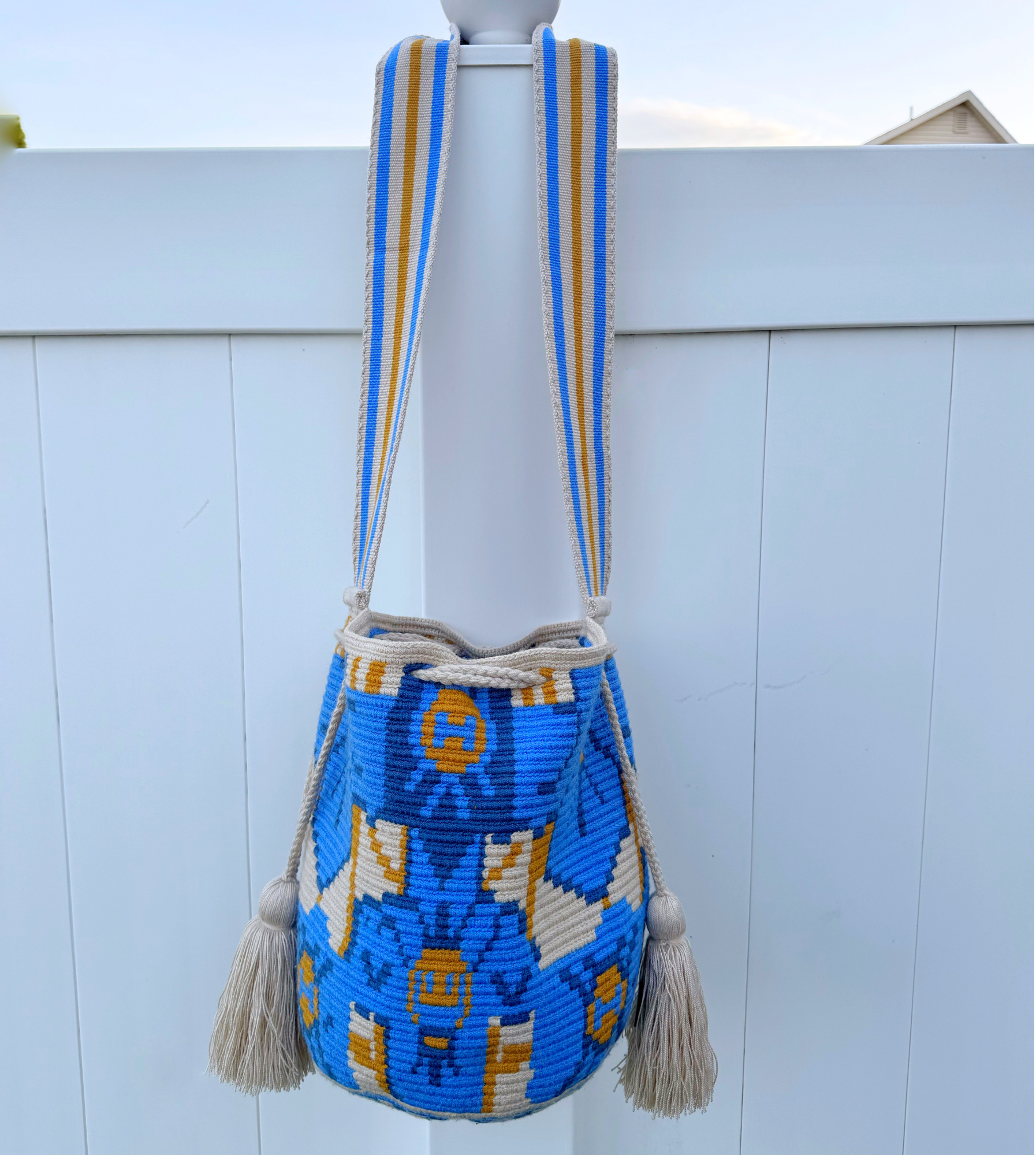 Wayuu mochila bag | Large Traditional Deluxe | Blue flowers yellow lines