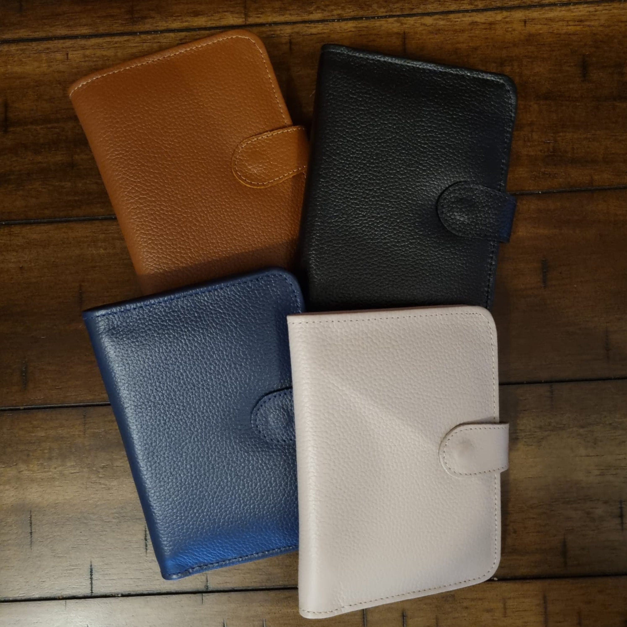 Unisex Leather Passport Holder I Gift I Genuine Leather I made in Colombia