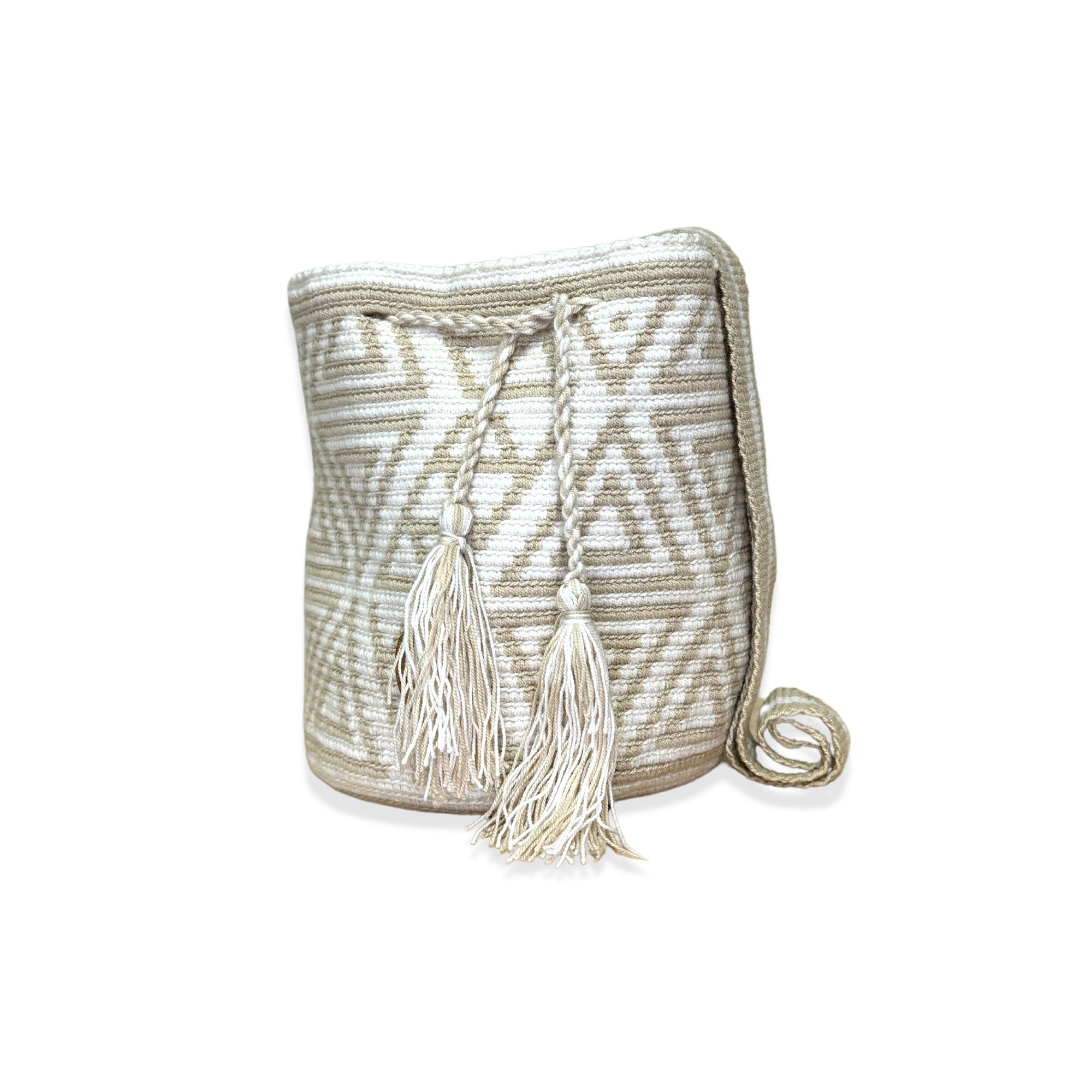Wayuu mochila bag | Medium Tradicional | Biege and dark beige triangles